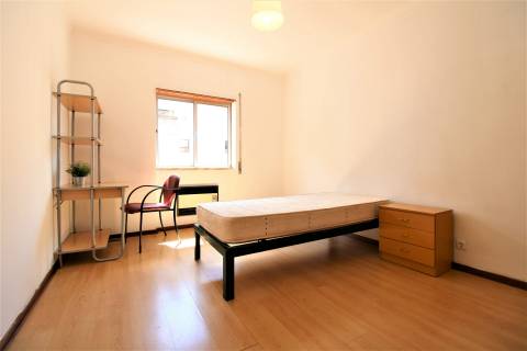 Quarto no Vale das Flores - ISEC - Polo II