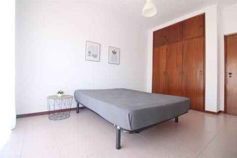 Apartamento T1 próxima da Av. Dias da Silva, Coimbra