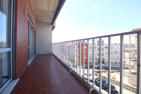 Apartamento T1 próxima da Av. Dias da Silva, Coimbra