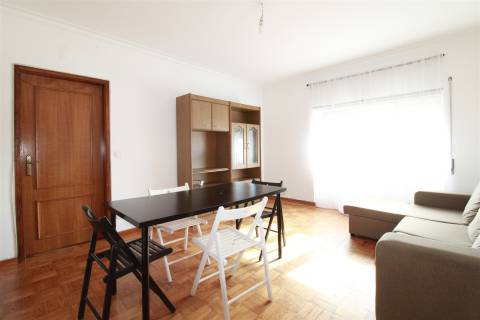 Apartamento T4 mobilado e equipada em Celas