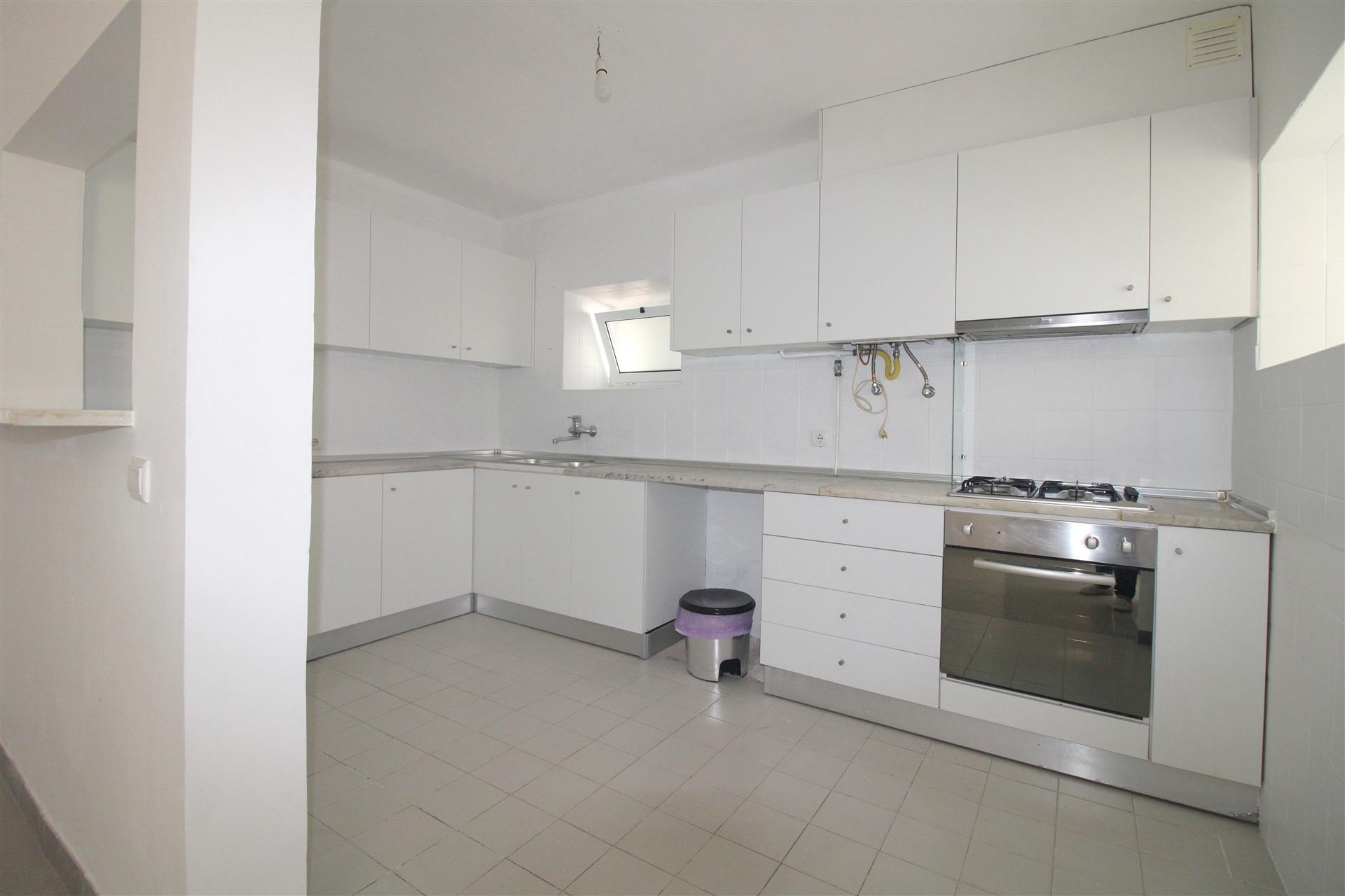 Apartamento T3 mobilado e equipado Celas