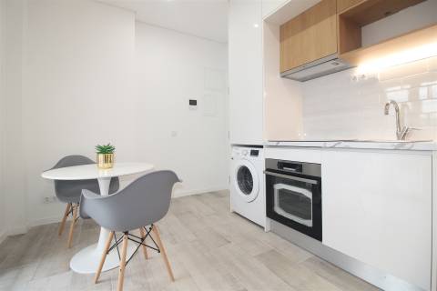 Apartamento T0 na zona da Baixa