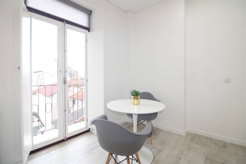 Apartamento T0 na zona da Baixa