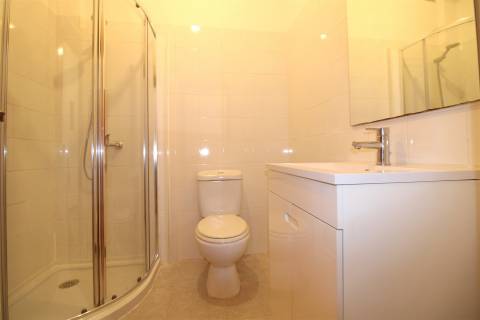 Apartamento T2 com Garagem no Vale das Flores