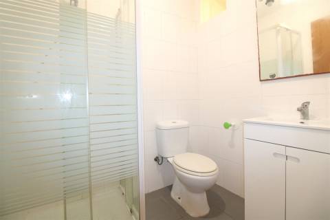 Apartamento T2 com Garagem no Vale das Flores