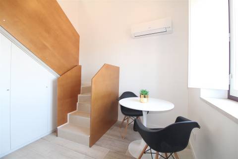 Apartamento T0 Duplex na zona da Baixa