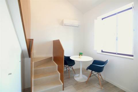 Apartamento T0 Duplex na zona da Baixa