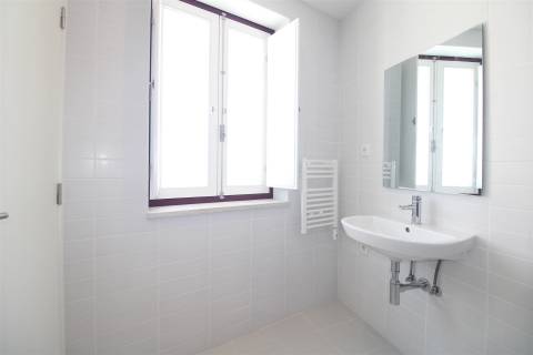 Apartamento T0 Duplex na zona da Baixa