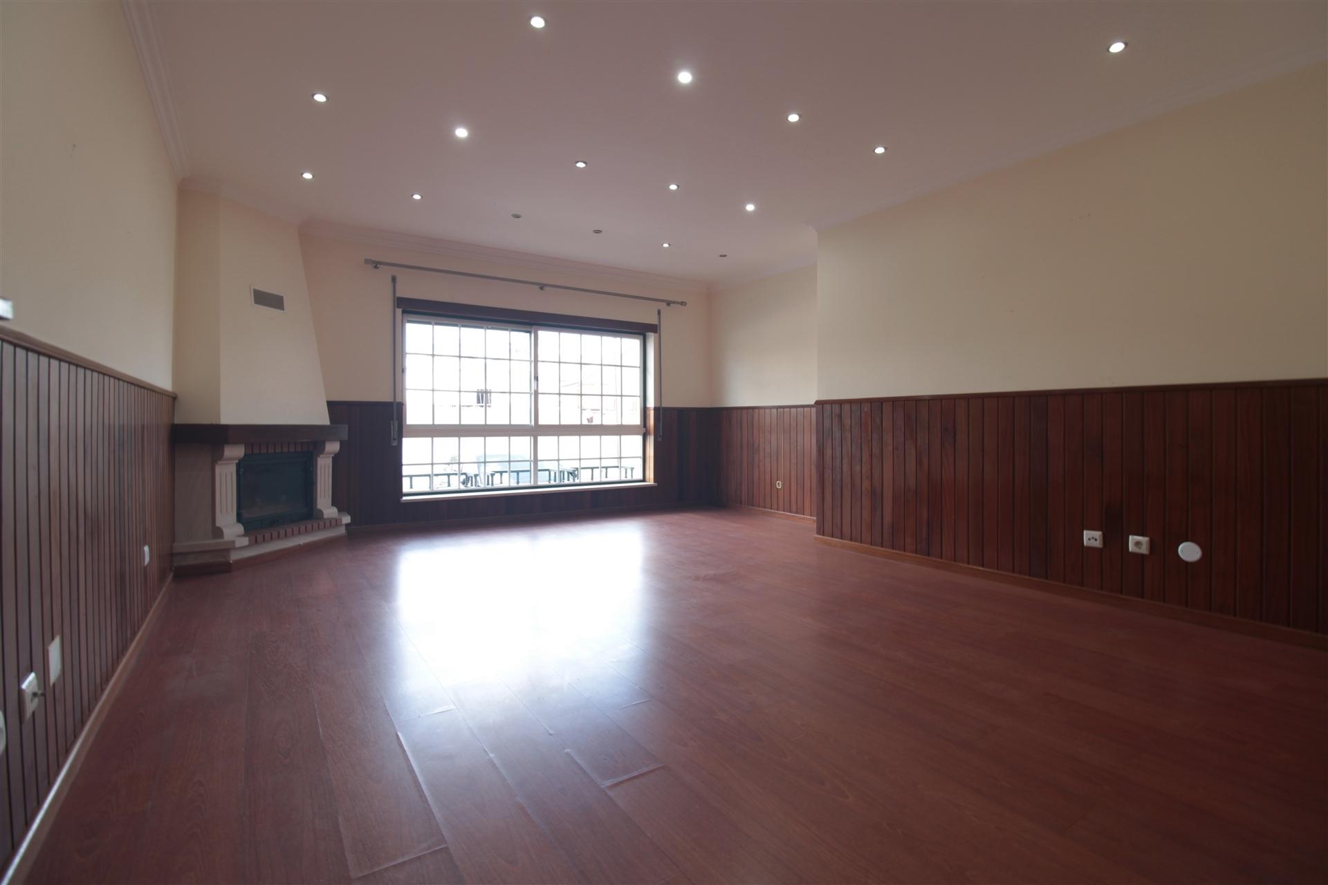 Apartamento T3 com Garagem em Soure