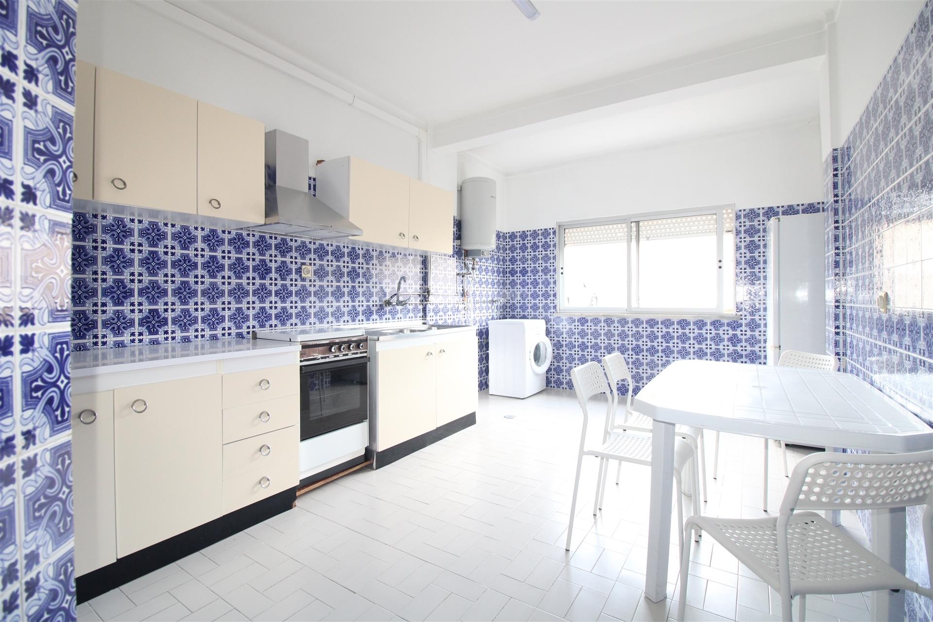 Apartamento T2 mobilado e equipado