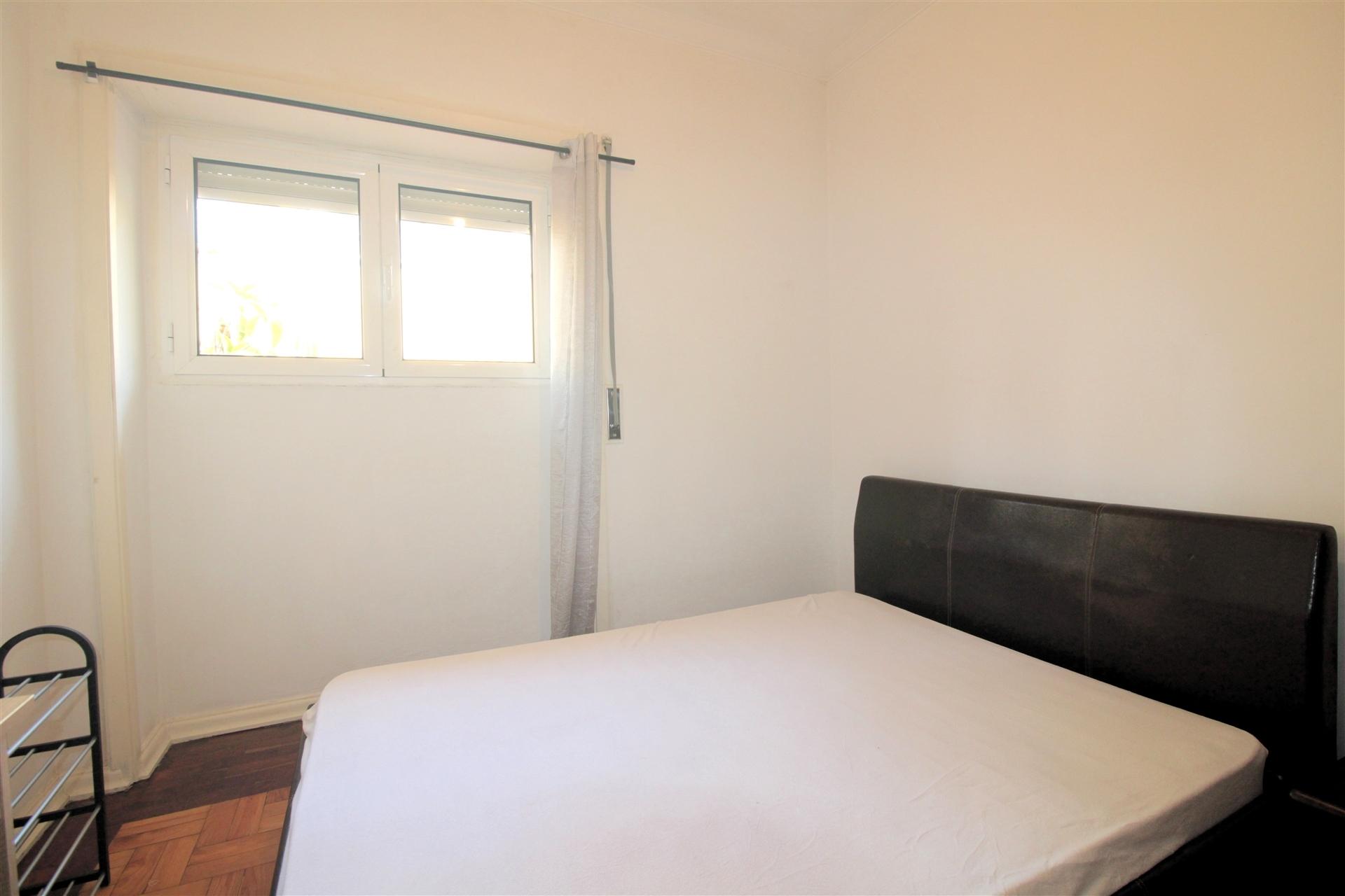Apartamento T4 mobilado, no Bairro Norton de Matos