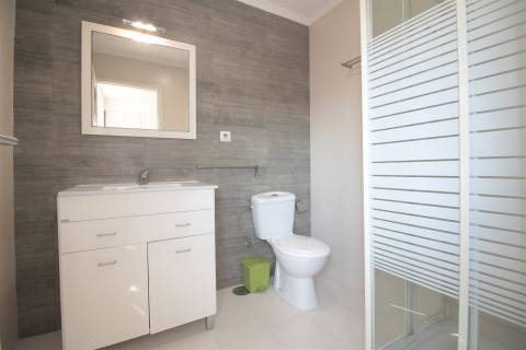 Apartamento T4 mobilado, no Bairro Norton de Matos