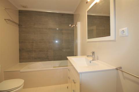 Apartamento T4 mobilado, no Bairro Norton de Matos