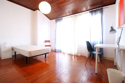 Quarto com varanda Pólo I