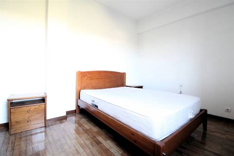 Apartamento T2 com garagem