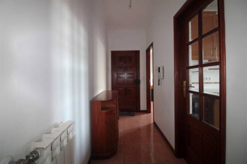 Apartamento T2 com garagem - Urbanização Gorgulão II