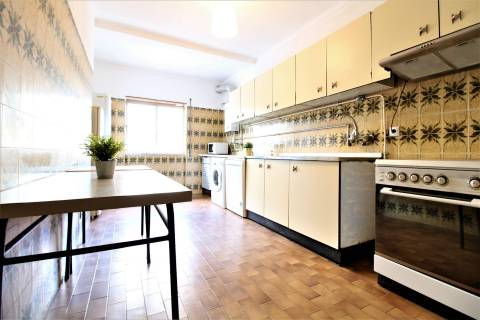 Quarto no Vale das Flores - ISEC - Polo II