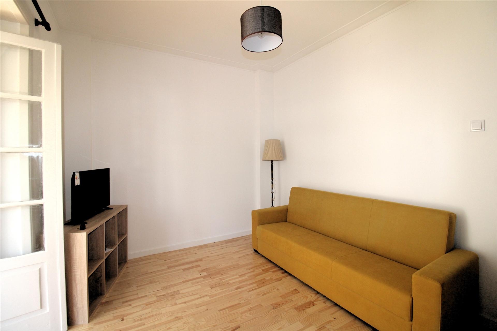 Apartamento T4 próximo Faculdade de Economia