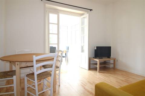 Apartamento T4 próximo Faculdade de Economia