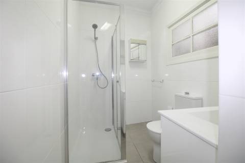 Apartamento T4 próximo Faculdade de Economia