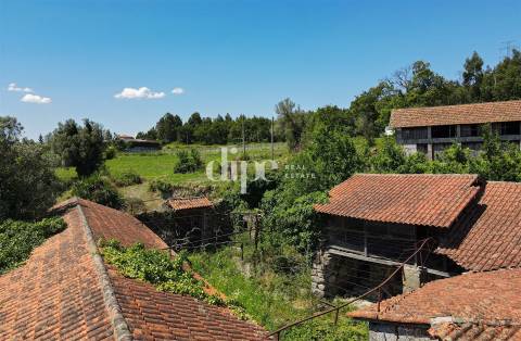 Quinta para restauro com 65.000 m2