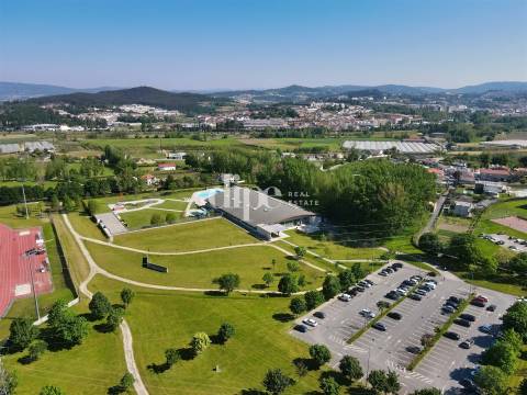 Terreno com 116.700 m2 para construção de moradias