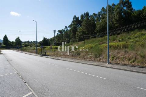 Terreno com 116.700 m2 para construção de moradias
