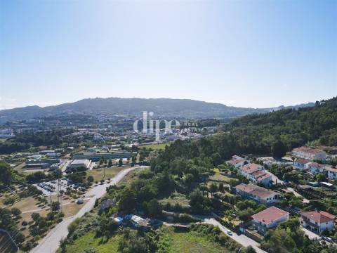 Terreno com 116.700 m2 para construção de moradias
