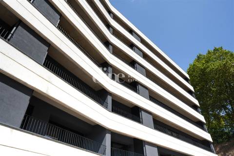 Apartamento T3, novo, no Salgueiral