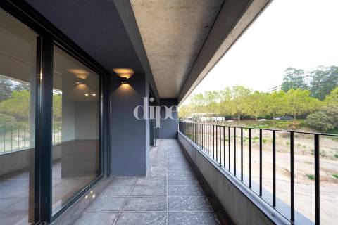 Apartamento T3, novo, no Salgueiral