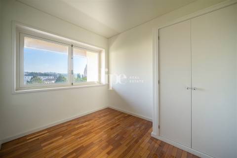 Apartamento T3+1 na Av. de Londres