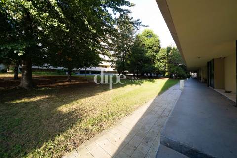 Apartamento T3+1 na Av. de Londres