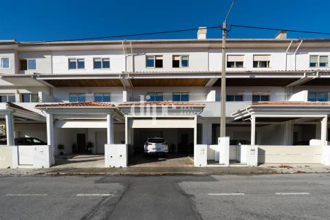 Moradia T3 com amplas áreas