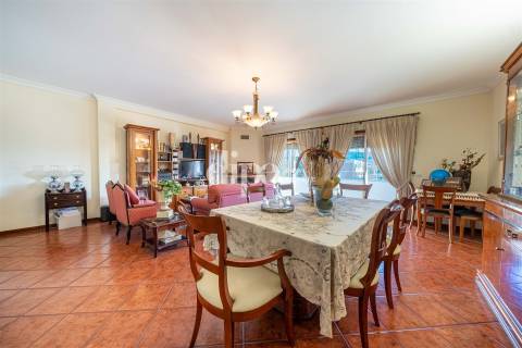 Moradia T3 com amplas áreas