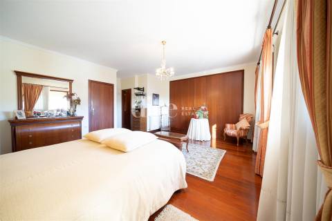 Moradia T3 com amplas áreas