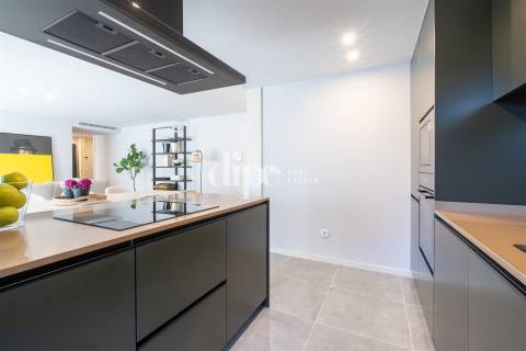 Apartamento T3, novo, no Salgueiral