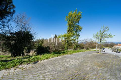 Lote com 846 m2 para construção de moradia individual