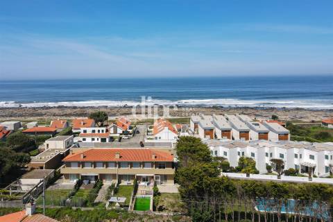 Moradia em frente ao mar