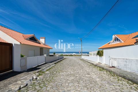 Moradia em frente ao mar