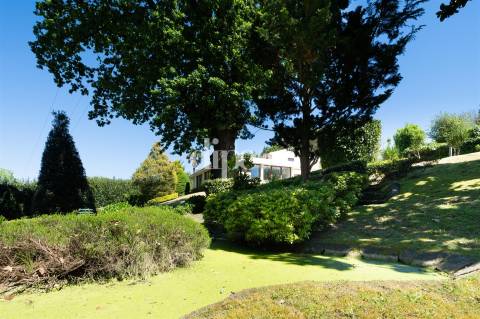 Moradia T4 junto ao rio