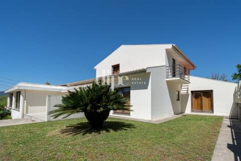 Moradia T4 junto ao rio