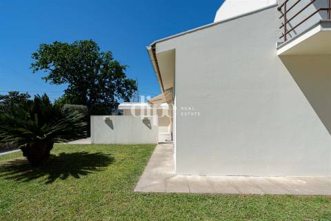 Moradia T4 junto ao rio