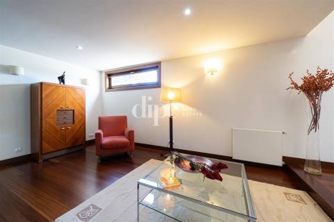 Moradia T4 junto ao rio