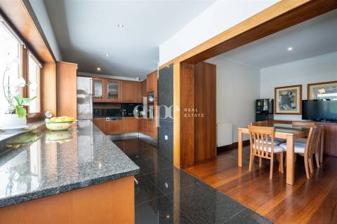 Moradia T4 junto ao rio