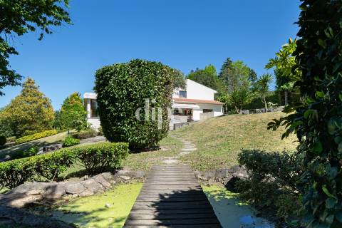 Moradia T4 junto ao rio