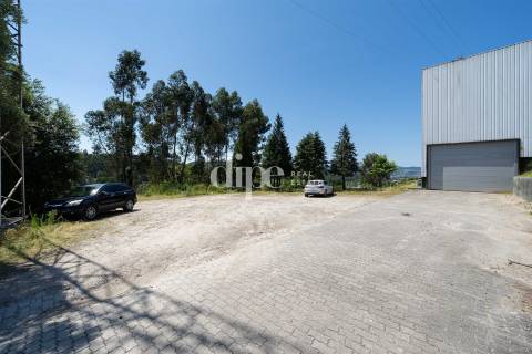 Terreno com projeto aprovado para construção de pavilhão
