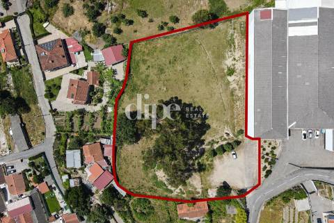 Terreno com projeto aprovado para construção de pavilhão