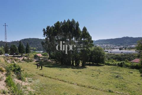 Terreno com projeto aprovado para construção de pavilhão