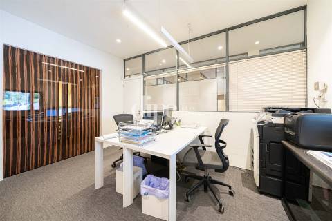 Escritórios com 128 m2 totalmente mobilados