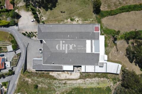 Escritórios com 128 m2 totalmente mobilados